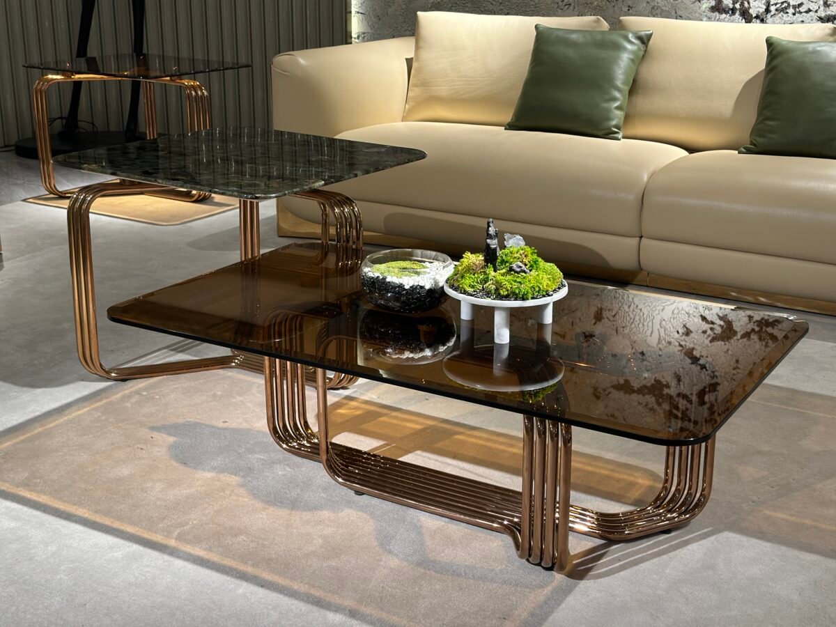 Copper top corner table with hardware base 70x70x57cm in amber glass and platinum diamond finish