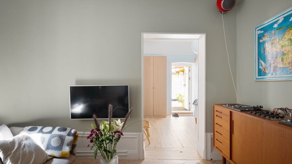 What Is the Best TV Cabinet for a Modern Living Room? 8 Where to buy a TV cabinet in the UK: retailers compared