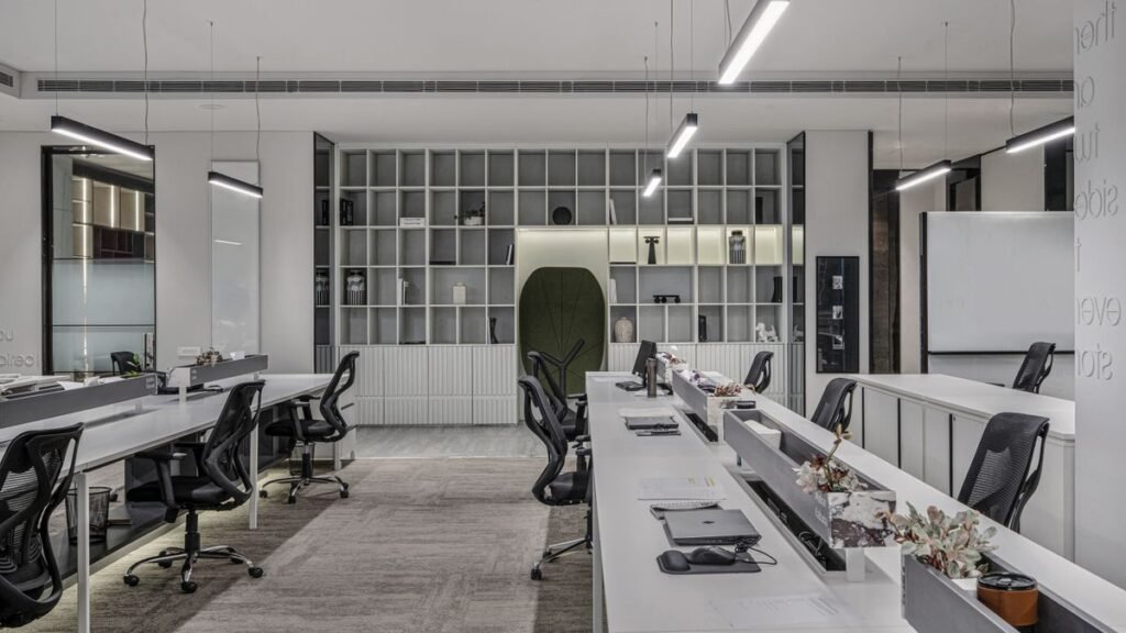 Best Luxury Chairs for Your Office: A Complete 2026 Guide 2 Materials decoded: leather, mesh and fabric in luxury office chairs