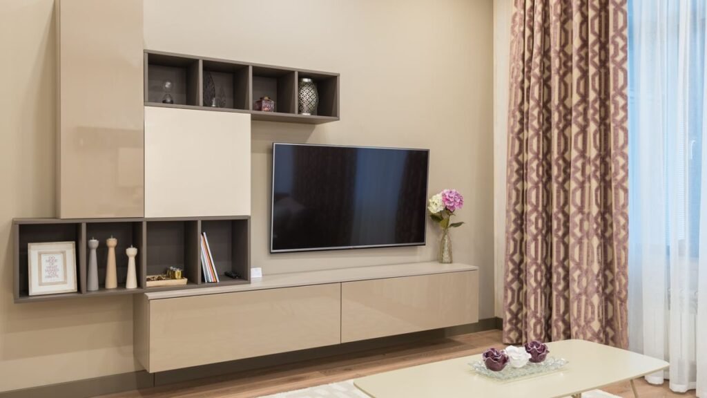 What Is the Best TV Cabinet for a Modern Living Room? 2 Built-in vs. freestanding TV units: which is right for your space?