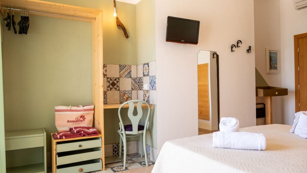 How Much Can You Save on Hotel Furniture from China? 4 What Moves Your Savings Number Up or Down