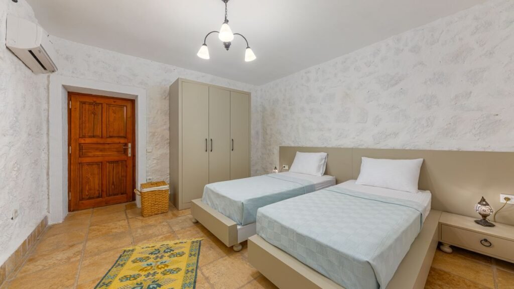 Hotel Furniture Supply for New Hotel Developments 6 Hotel furniture supply logistics: Getting furniture from factory to property