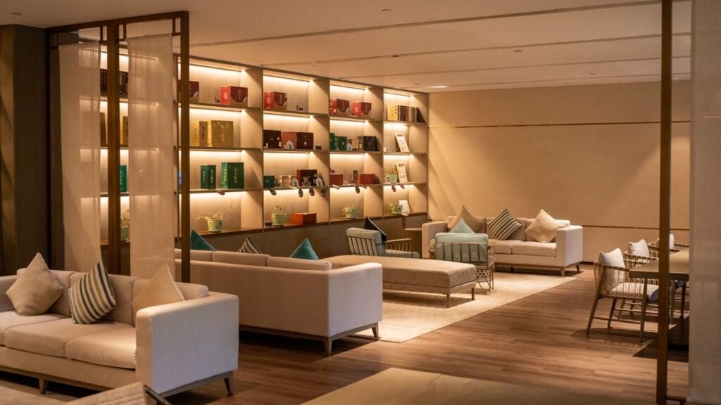How Much Can You Save on Hotel Furniture from China? 1 The Price Gap: Chinese Factory FOB vs. US Supplier Pricing