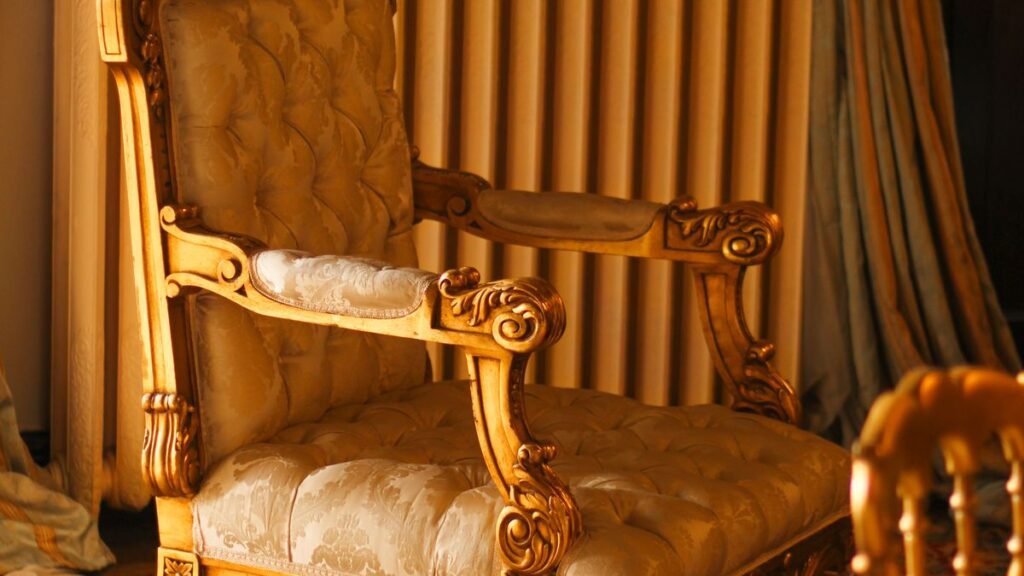 What Makes a Chair Truly Luxury? Materials, Craft & Design 7 Price tiers for luxury seating: what each level actually delivers