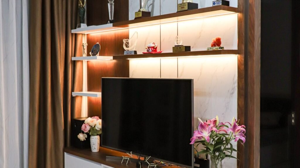 How to Choose the Perfect TV Cabinet for the Living Room 3 Material options decoded: wood, lacquer, and marble compared