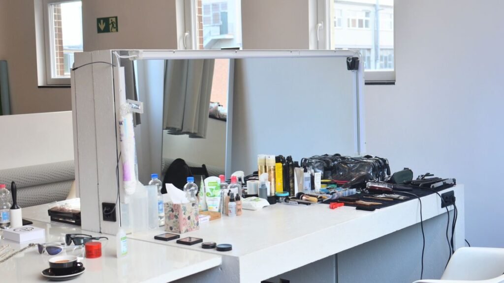 7 Best Dressing Table with Full Length Mirror Styles for Luxury Rooms 1 Why dressing table selection defines the luxury guestroom experience