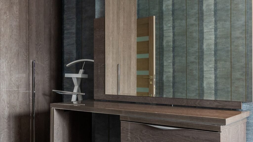 7 Best Dressing Table with Full Length Mirror Styles for Luxury Rooms 11 The specification decision that matters most